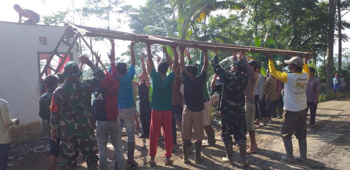 Koramil 03/Mojotengah Karya Bhakti Tanah Longsor
